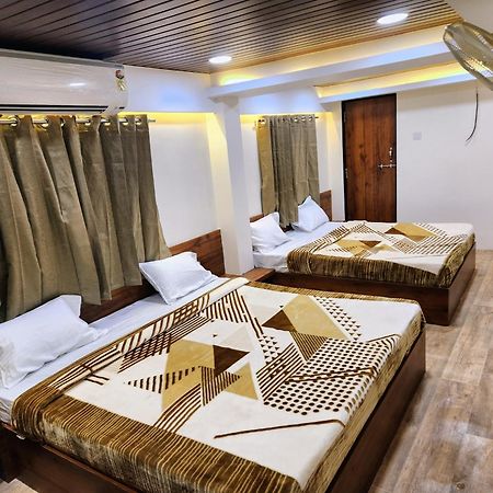 Hotel Anantshree Ujjain Esterno foto