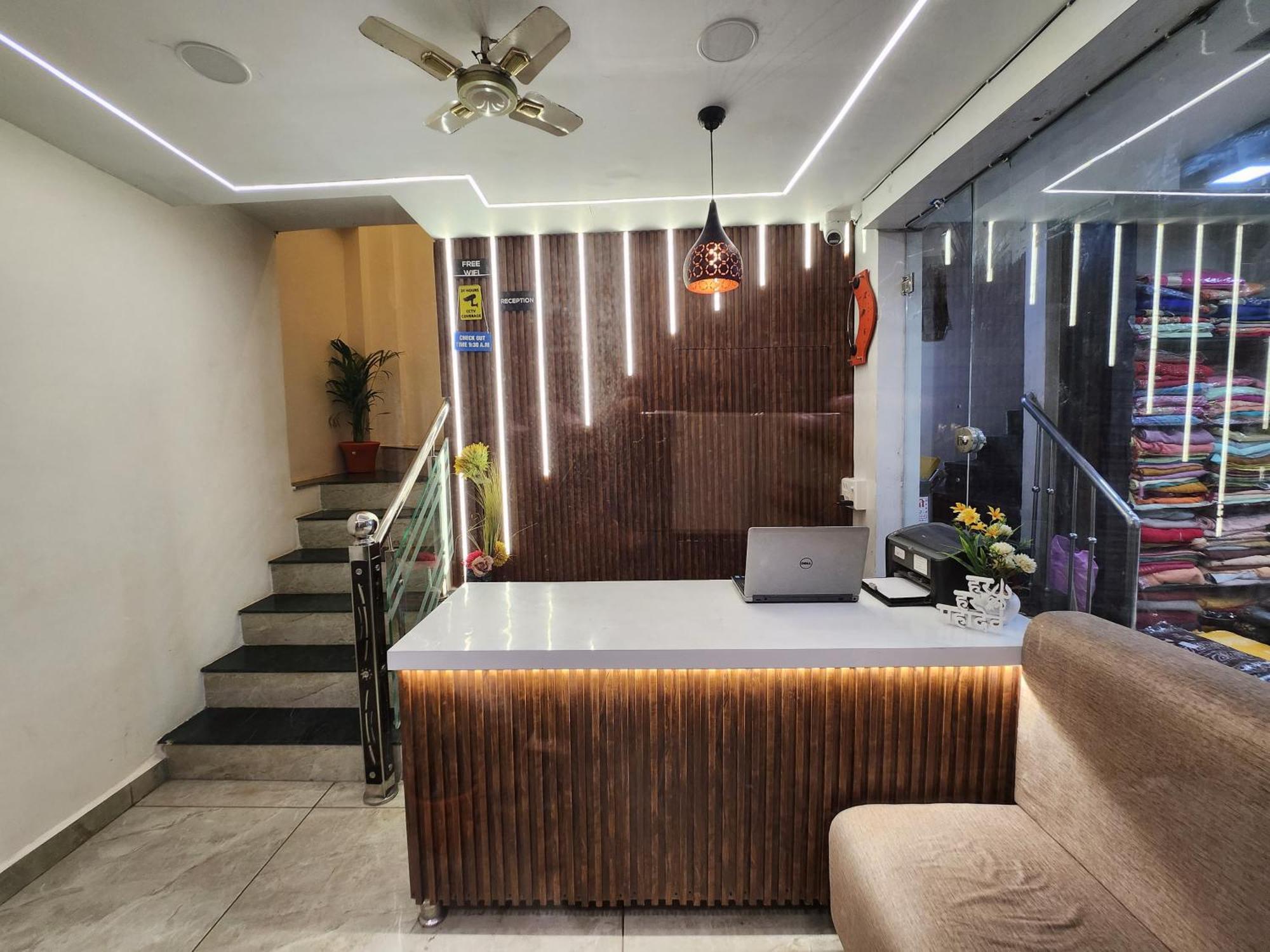Hotel Anantshree Ujjain Esterno foto