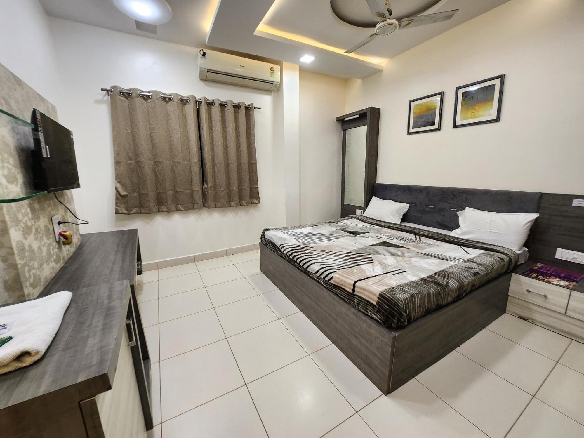 Hotel Anantshree Ujjain Esterno foto