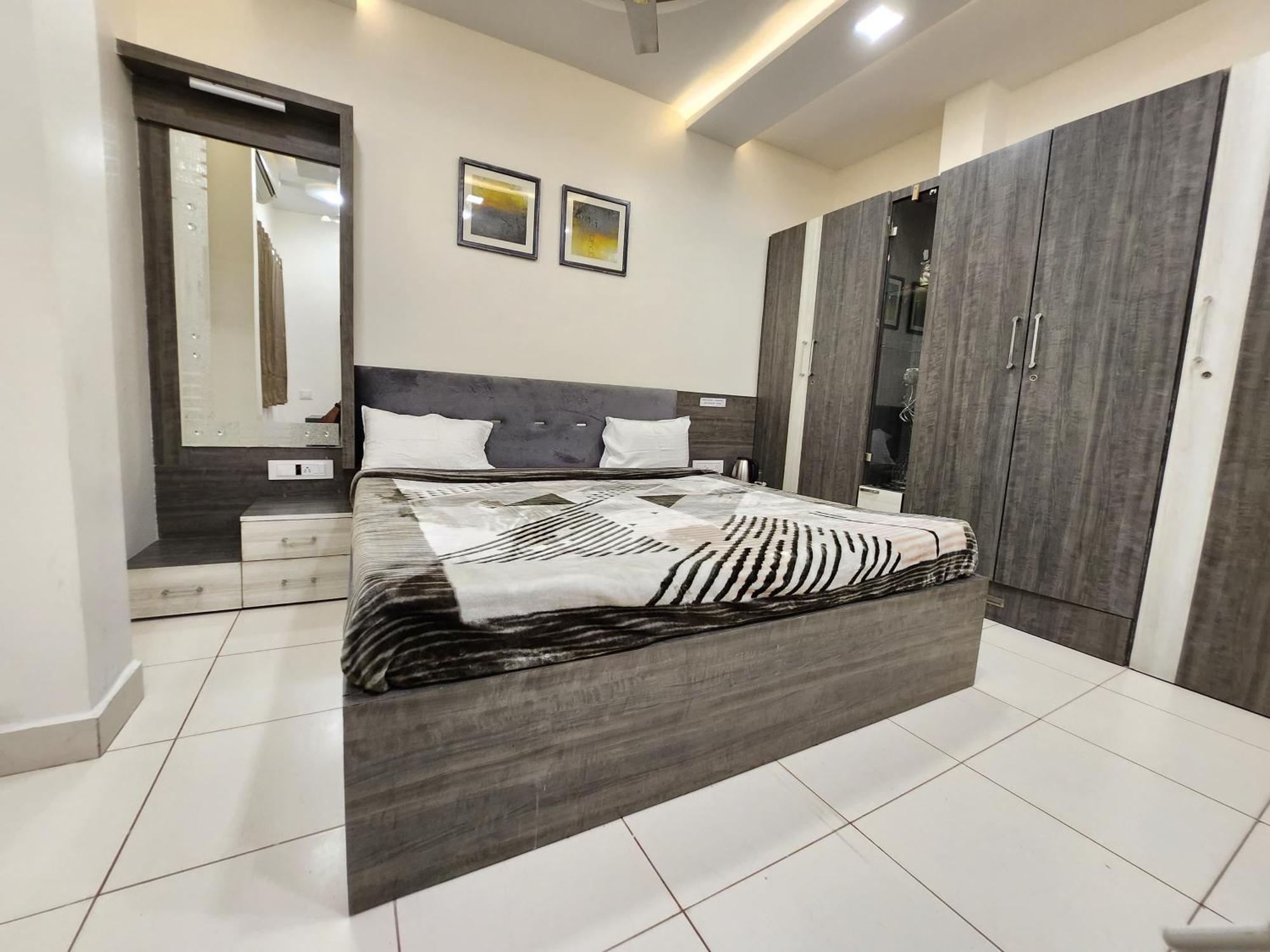 Hotel Anantshree Ujjain Esterno foto
