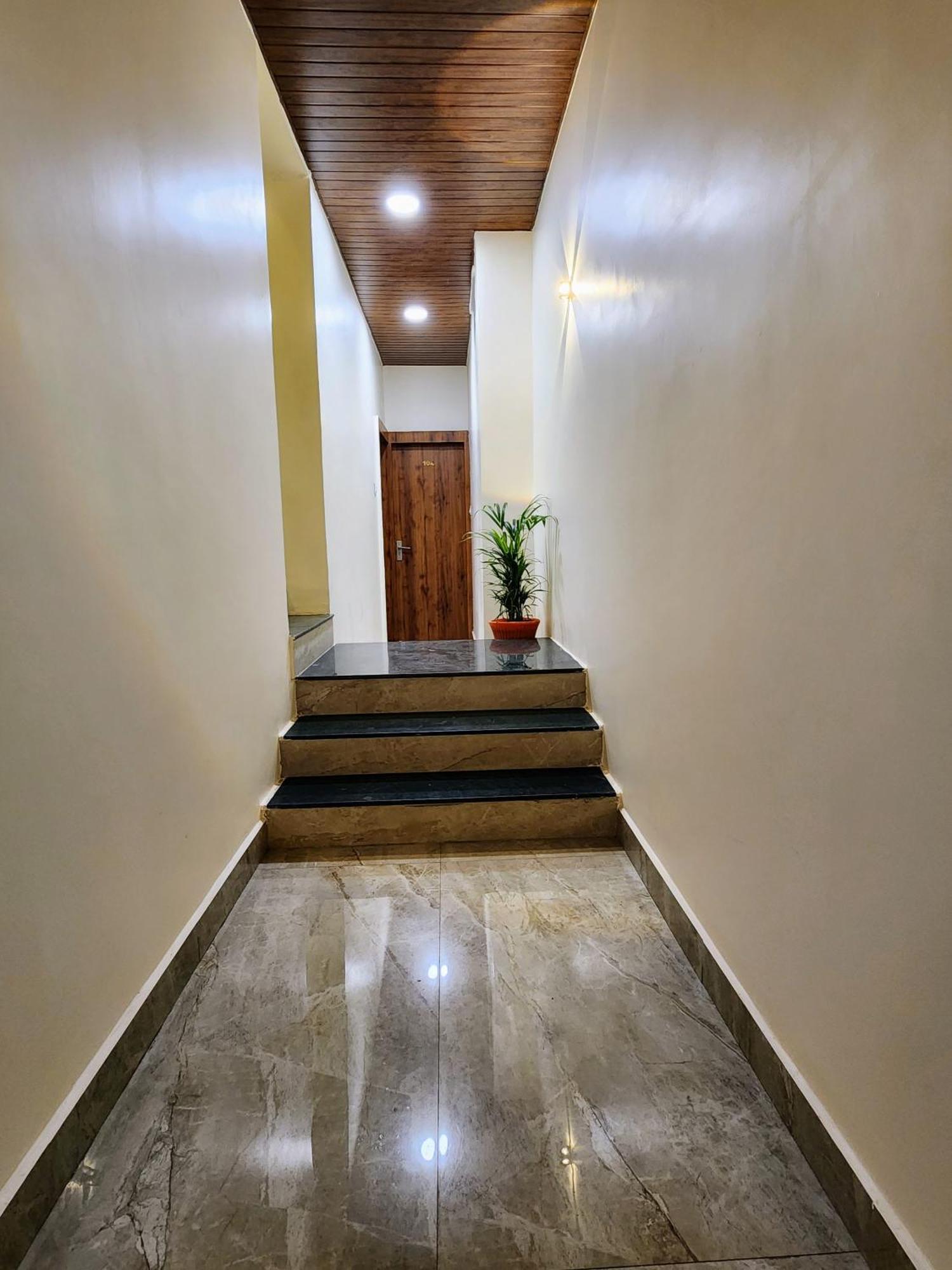 Hotel Anantshree Ujjain Esterno foto