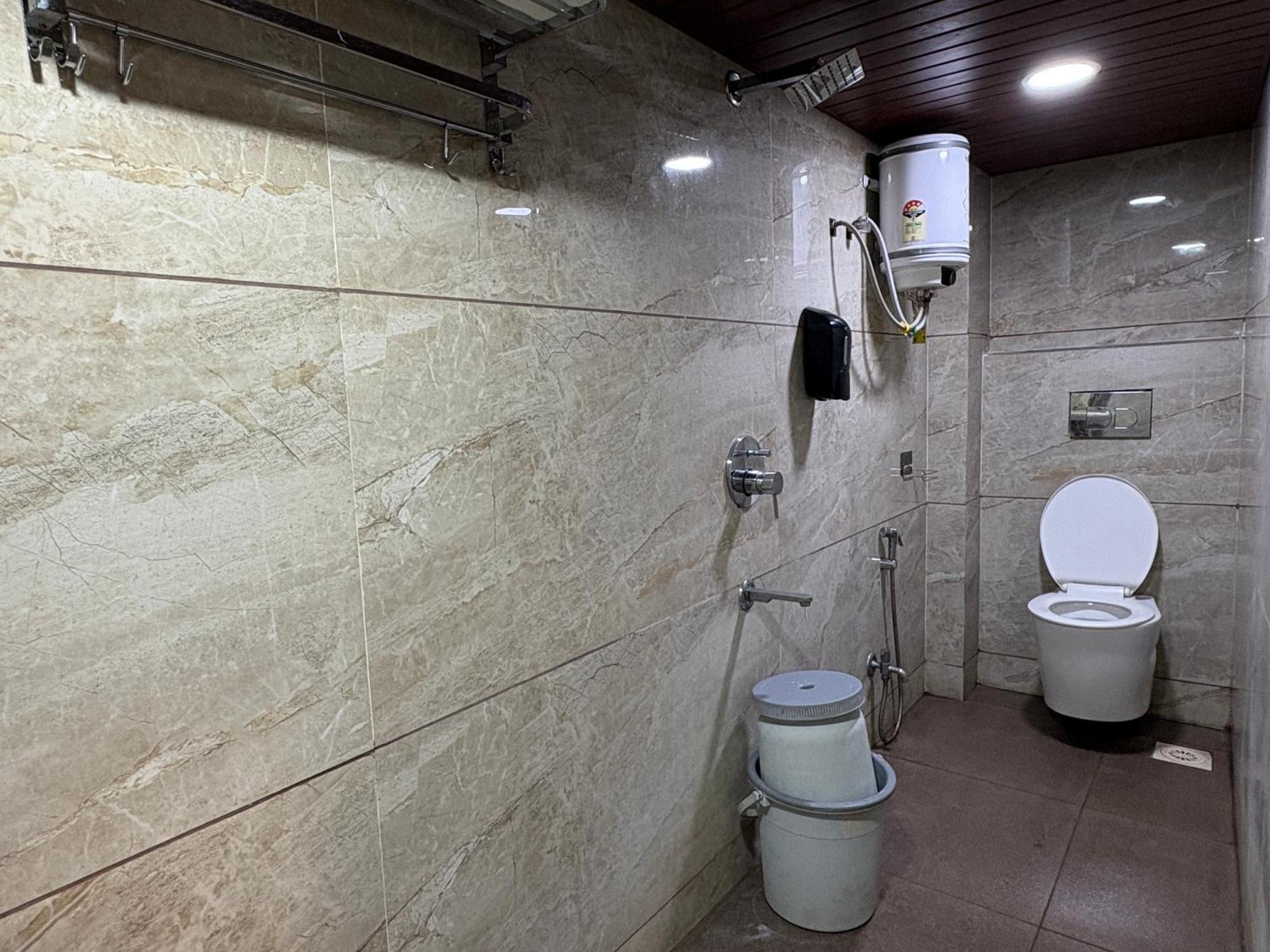 Hotel Anantshree Ujjain Esterno foto