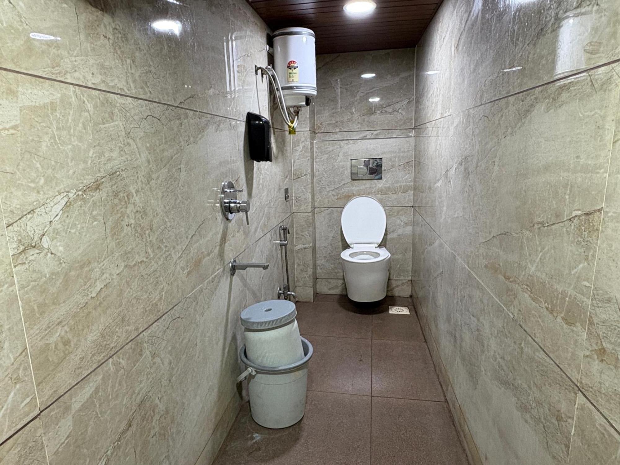 Hotel Anantshree Ujjain Esterno foto