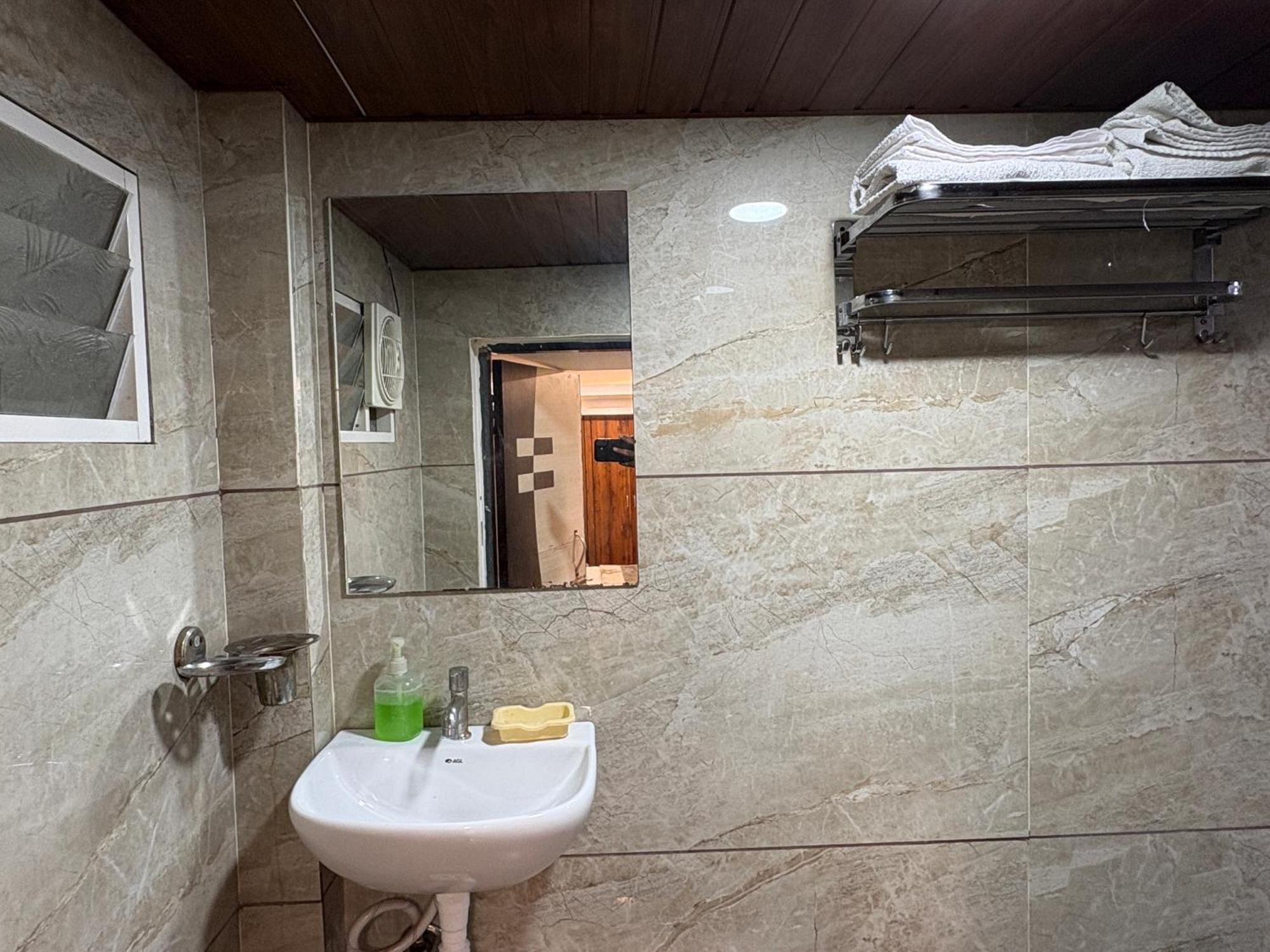 Hotel Anantshree Ujjain Esterno foto